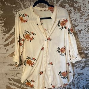 New button up beautiful blouse HAND WASH ONLY 2 xtra buttons